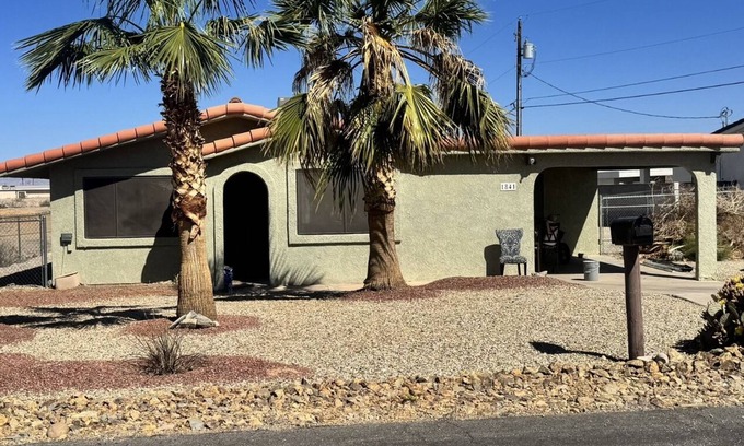 Lake Havasu City House | Desert Chic Havasu Home+XL Parking,Boat Rental, Fun Games & Lake View Fire Pit
