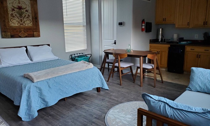 Wittmann Cottage | Desert Comfort in Wittmann - Casita sleep 3!