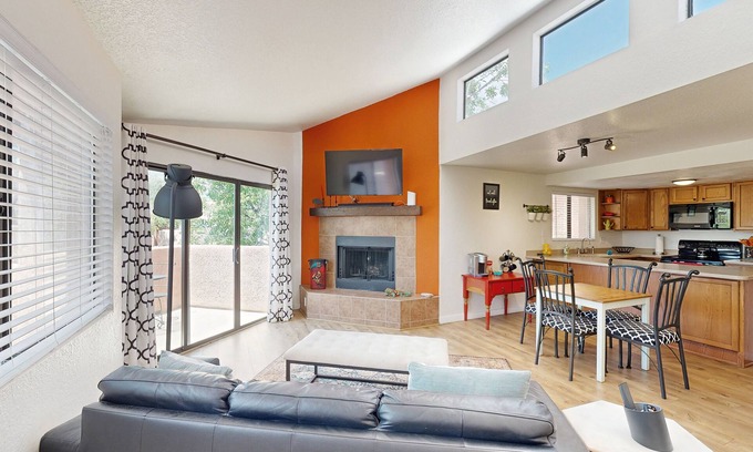 Tucson Condo | Desert Days, Starry Nights—Your Perfect Tucson Stay with Mountain Views.