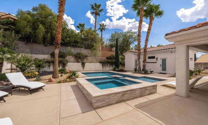 Mesquite House | Desert Dream Retreat-Golf And Pool Paradise