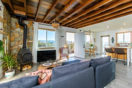 Twentynine Palms House | Desert Escape+Art studio+Trailer