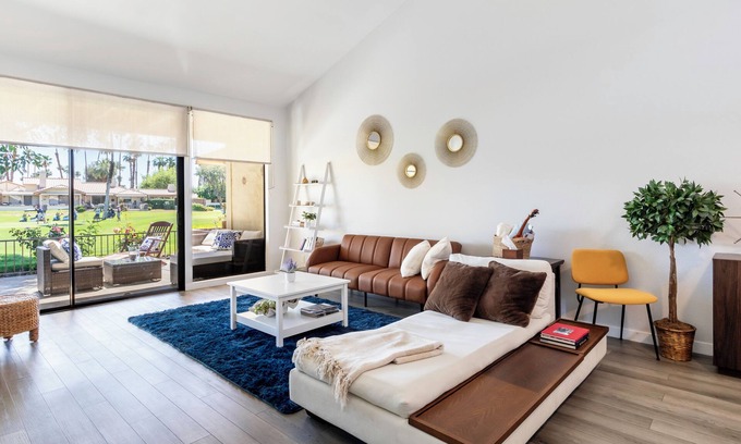 Palm Desert House | Desert Gateway Mid-Century home on country club! 5 minutes to El Paseo district