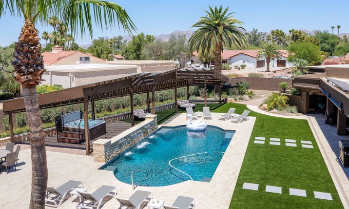 Buenavante House | Desert Haven by GoodNight Stay| 7 BR Mansion - Pool & Spa