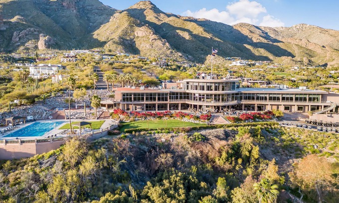 Skyline Bel Air Estates House | Desert Manor- An Exclusive 4BR Retreat House