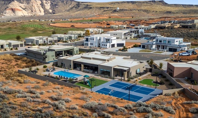 St. George House | Desert Mirage at The Ledges with Private Pool & Hot Tub!
