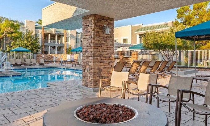 Las Vegas Condo | Desert Oasis 2BR Retreat Near Las Vegas Strip!