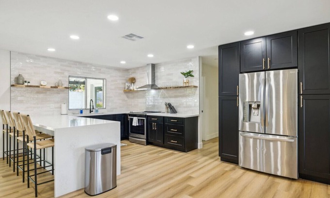 Shea North Estates House | Desert Oasis Retreat