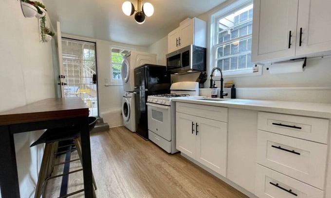 Golden Hill Apartment | Desert Retreat: Dog-Friendly Home near Downtown SD