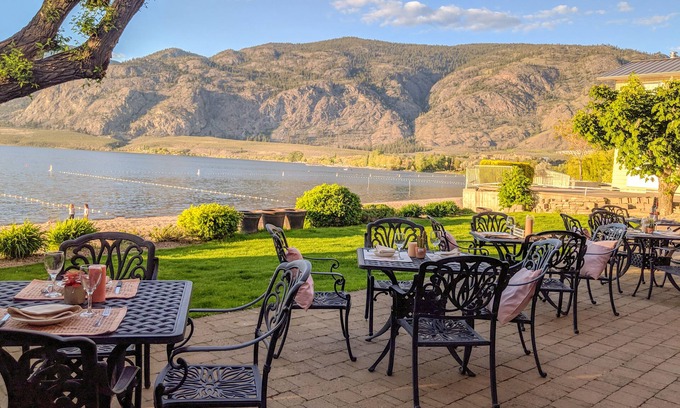 Okanagan-Similkameen Condo | Desert Surfside Waterfront Accommodations