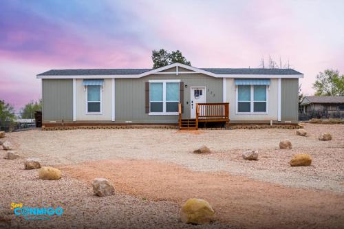 Kanab House | Desert Tracks Family Getaway Hot Tub and Patio