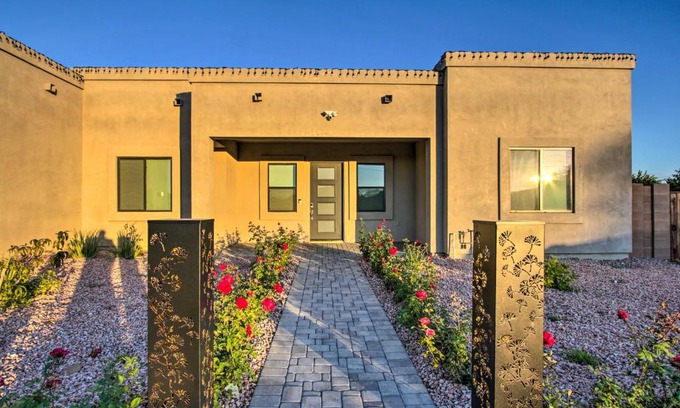 Anthem House | Desert Views, Fire Pit Serene Phoenix Getaway