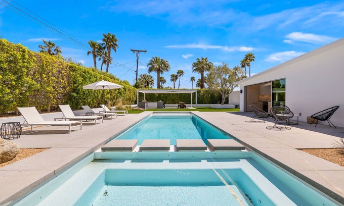 Racquet Club Estates House | Desert Willow-Iconic Butterfly Alexander