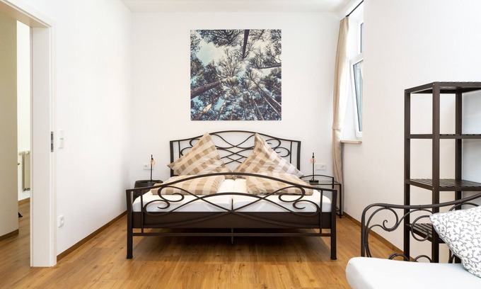 Kaufbeuren Apartment | Design Apartment "Fünfknopfturm" - In the heart of Kaufbeuren's Old Town