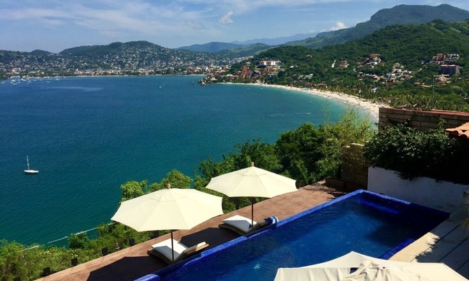Playa Las Gatas House | Design Beach House with spectacular view to Bahía de Zihuatanejo