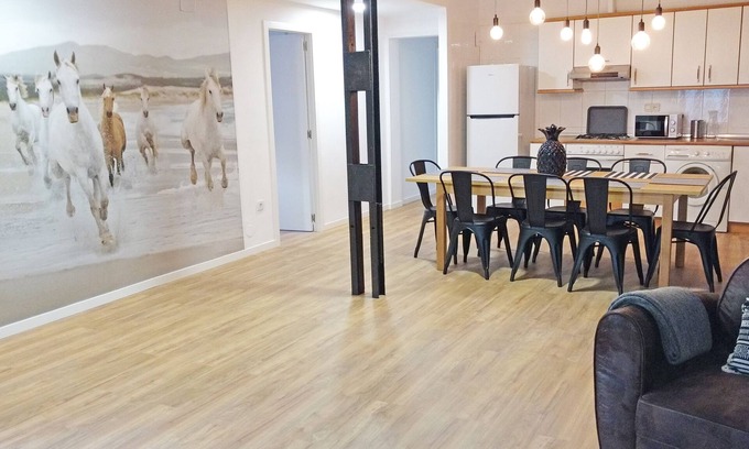 Campoamor Apartment | Design, quality, tranquility, and very central