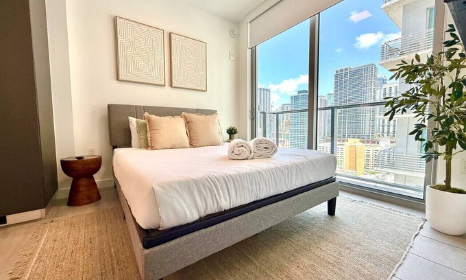 Downtown Miami Apartment | Design Studio City Views Pool/Gym