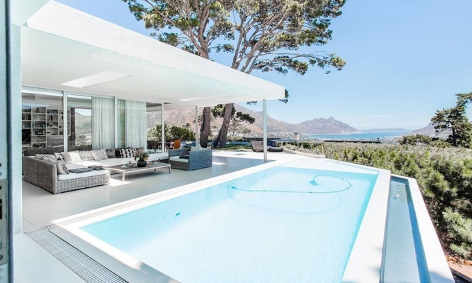 Hout Bay Villa | Design Villa with magic views, secure estate, up to 12 people, Top equipement