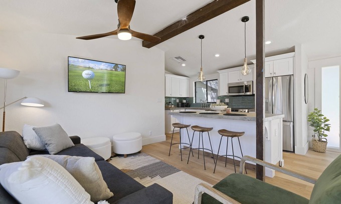 West Sedona House | Designer Bungalow in Heart of Sedona, Enclosed Yard/Patio, Luxe Kitchen