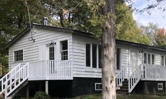 Adolphustown Cottage | Designer Comfort in a Country Home!