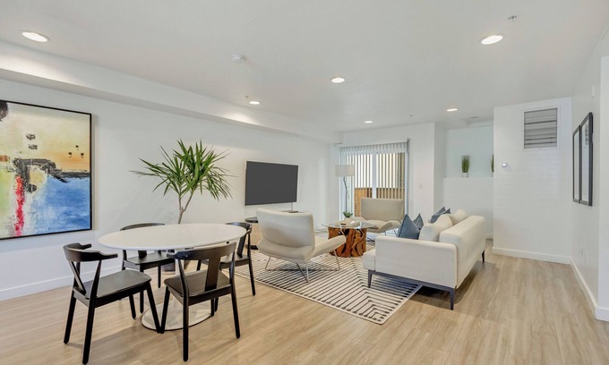 People's Freeway House | Designer Granary District Townhome - Downtown SLC - 2 King Master Suites/2.5BA