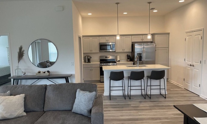 Okahumpka House | Designer Home in the Vibrant Souther Section of The Villages