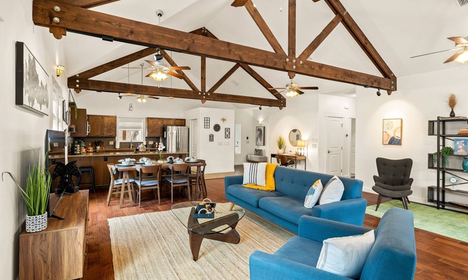 Dripping Springs House | Designer Home in the Heart of Historic Dripping Springs-The Murray House