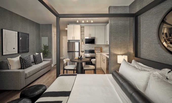 Center City Apartment | Designer Luxury in Center City