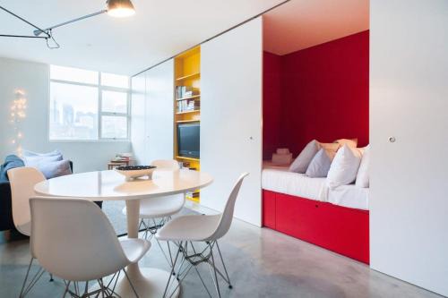 Potts Point Apartment | Designer Pad with a View