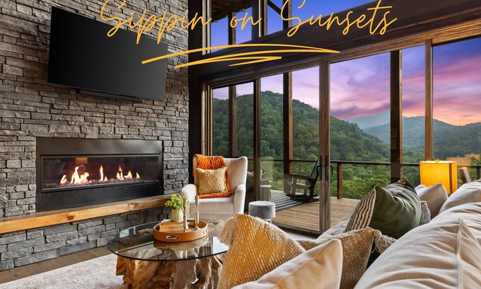 Raccoon Ridge Cabin | Designer Touch, Mesmerizing Views, HotTub, Games