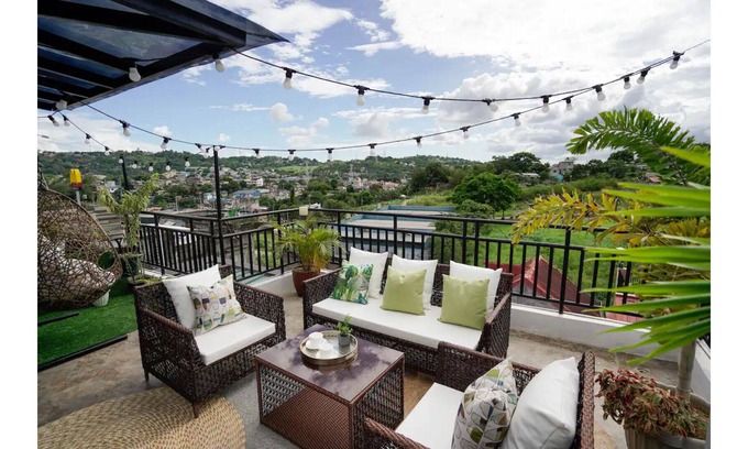 Antipolo Apartment | Designers’ Suite, Antipolo, Netflix, WiFi, Parking