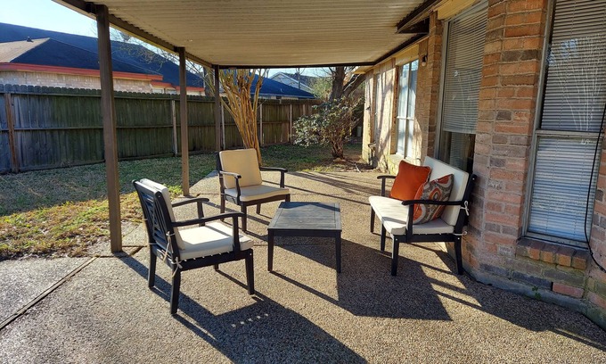 Barker House | ≈ Desirable House in the Jersey Village ≈