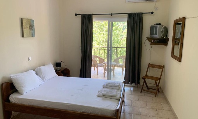 Armenistis Apartment | Despina Studios Raxes Ikaria # 1