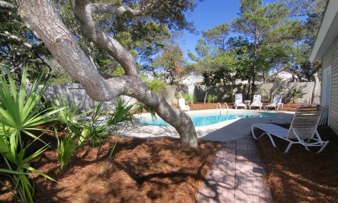 Clipper Cove House | DESTIN BEACH PARADISE! LARGE PRIVATE POOL, AMAZING BEACHES AND GOLF CART DEALS!