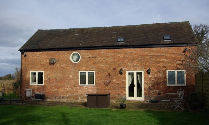Nantwich House | Detached 3-bed, 3 bath Barn In Burland, Nantwich, Family Friendly, Pets Welcome