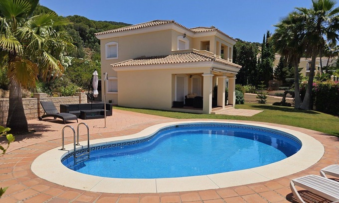 Alhaurin el Grande Villa | Detached 3 bed 3 bath Villa with Pool outside dining, AC, Wi-Fi. Golf Course