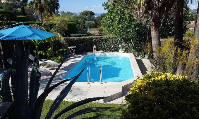 Mandelieu-La-Napoule Apartment | Detached 30 m2 T2 apartment in villa with swimming pool