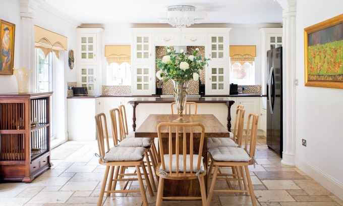 Greater Glasgow House | Detached 4 bed house near Glasgow. Large garden, pet friendly, hot tub & sauna