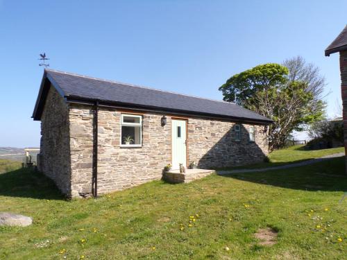 Cilgerran House | Detached barn with valley views near Cardigan