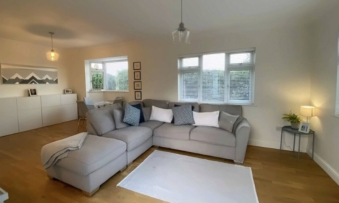 Ville des Quennevais House | Detached bungalow - St Brelade, South West facing Garden - Close to Beach