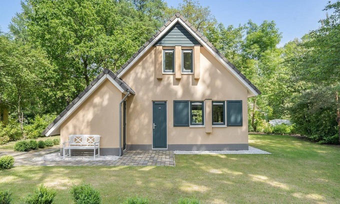 Hooghalen House | Detached bungalow with terrace in beautiful Drenthe.