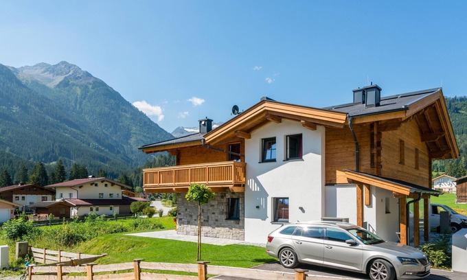 Wald im Pinzgau Ski Chalet | Detached chalet with sauna and terrace
