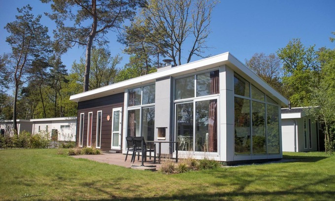 IJhorst House | Detached chalet with two bedrooms, one bathroom and a dishwasher