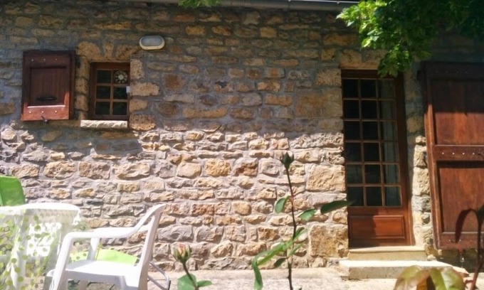 Quezac House | Detached house with garden in the village of Quézac