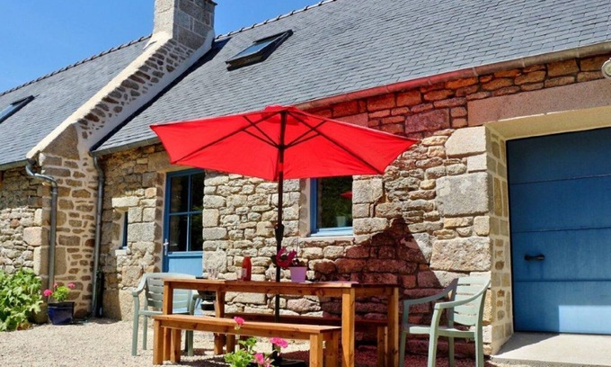 Plobannalec-Lesconil Cottage | Detached house, located in a calm and soothing place.