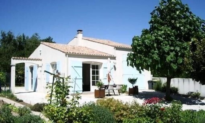 Meschers-sur-Gironde House | Detached house very quiet garden in Meschers property in town center