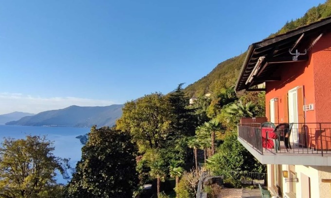 Porto Ronco House | Detached holiday home with top views