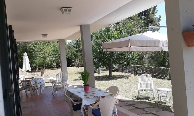 San Vito Chietino Villa | detached house, surrounded by green oaks and olive trees.