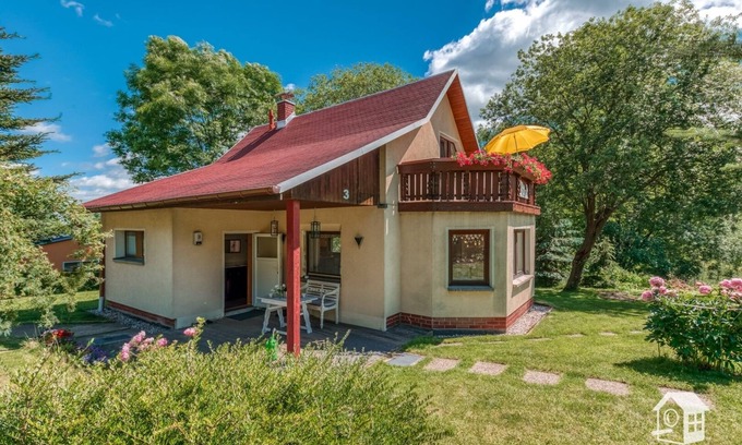 Frauenstein House | Detached house and garden with a view of the Frauenstein castle ruins