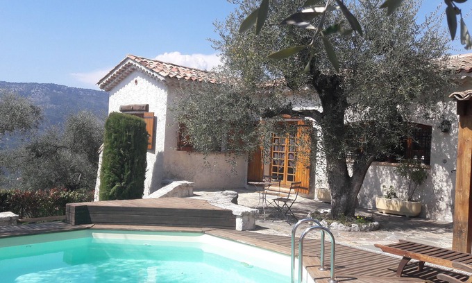 Berre-des-Alpes House | Detached house - in the heart of an olive grove