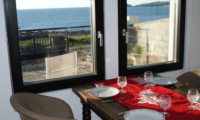 Locmaria-Plouzane House | Detached house with sea view and access to the beach for 2 to 4 people